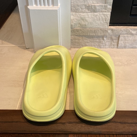 Adidas Yeezy Slide Glow Green - Picture 5 of 7